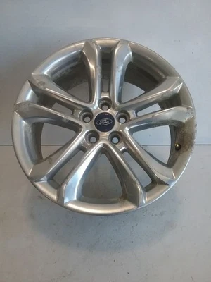 Llanta Ford Edge 2015-2018 8x8 aluminio TPMS 10 radios 5 radios divididos pulida Foto 1 de 4