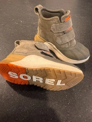 Sorel, Little Kids, Out N About Classic Waterproof Boots, Size 10, Green - Image 1 of 4