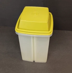 Tupperware 1560-2 Guardián de encurtido grande, inserto 1561-6 y tapa verde 1562-1 - Imagen 1 de 3