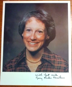 Senator Nancy Landon Kassebaum Signed & Inscribed Vintage 8x10 Color Photo - Picture 1 of 2
