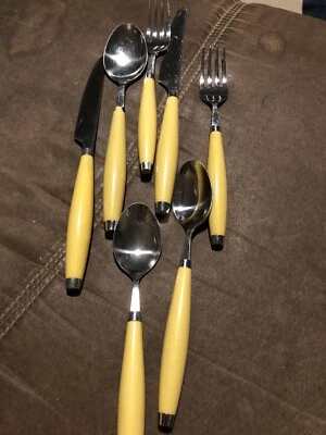 JUEGO LOTE 7 PIEZAS CUBIERTOS FIESTAWARE AMARILLO FIESTAWARE Foto 1 de 4