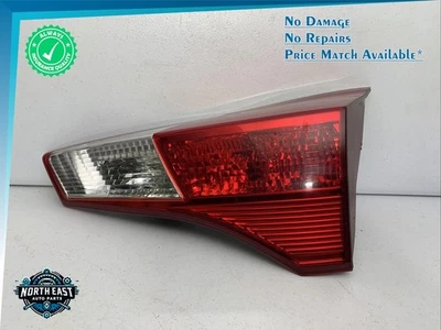 ✅Luz trasera montada en puerta levadiza lado derecho Toyota RAV4 2013-2015 OEM Foto 1 de 3