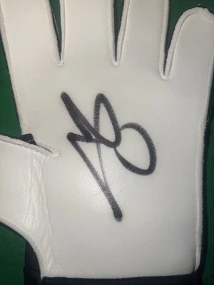 Guante de portero Puma firmado por Jan Oblak - Autenticado Beckett (WU78412) Foto 1 de 4