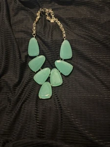Kendra Scott Harlow Necklace Chalcedony Green Gold Tone Statement Bib Chunky - Picture 1 of 2