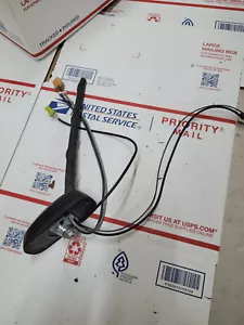 2007 - 2009 Chevrolet Equinox Roof Mounted Radio Antenna Torrent 25841607 - Bild 1 von 2