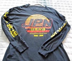 Fashion Nova Herren JPN International Racing Team 1990-1999 schwarz Shirt Large - Bild 1 von 7