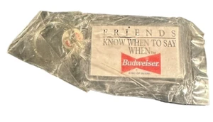Budweiser Schlüsselanhänger Anhänger Freunde wissen wann man wann Bier sagt Schlüsselring Neu aus altem Lagerbestand - Bild 1 von 2