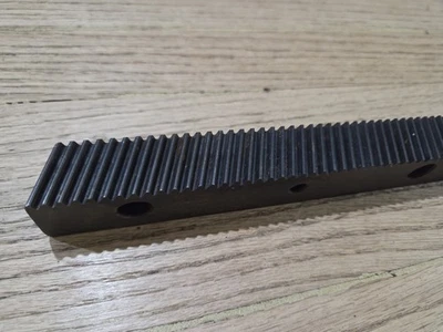 Estante de engranajes helicoidal CNC de 26,5"x 1" Foto 1 de 4