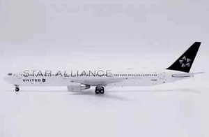 UNITED AIRLINES B767-400ER N76055 W/ANTENNA JC WINGS LH4368 1:400 Scale Diecast - Picture 1 of 12