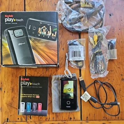 Videocámara táctil Kodak Zi10 Play negra con accesorios en caja PROBADA Foto 1 de 3