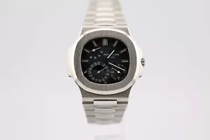 Patek Philippe Nautilus 5712/1A-001 Full set Unworn 2016 - Picture 1 of 8