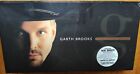 Neuf Garth Brooks: The Limited Series & The Entertainer CD + coffret DVD