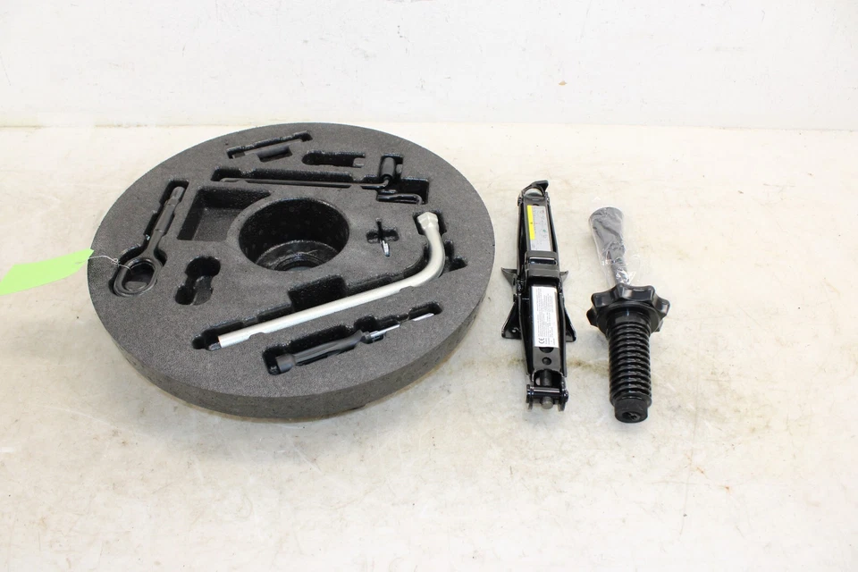 Audi TT 2016-2023 herramientas de repuesto/retenedor 8S0012109 k OEM HE29 Foto 1 de 4