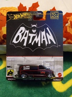NUEVO Coche Hot Wheels Premium Pop Culture Batman 1985 Chevy Astro Van HVJ48 1:64 Foto 1 de 4