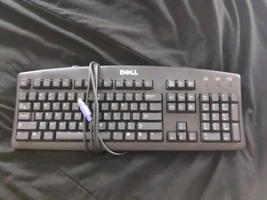 Dell RT7D20 PS/2 Wired Keyboard SK-8110 Black Original Authentic - Picture 1 of 4
