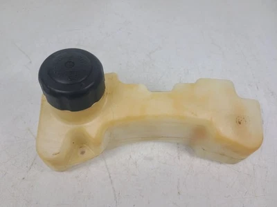 Soplador de hojas de vacío Toro modelo #51984 pieza de tanque de gasolina Foto 1 de 4