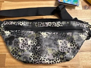 Wild About Disney Animal Kingdom Park GROSSE BAUCHTASCHE Gürteltasche - Bild 1 von 14