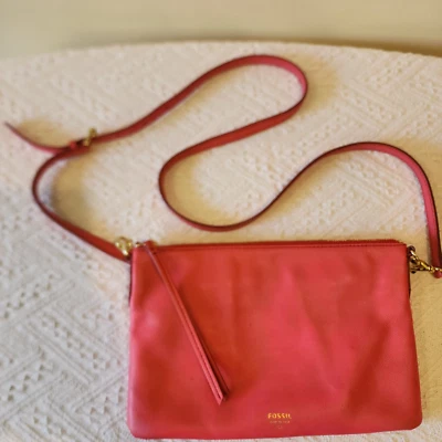 Bolso Bandolera Fossil Sydney Cuero de Vaca Rosa 11"x7" Foto 1 de 4