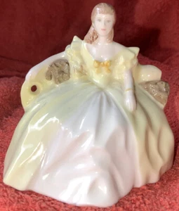 Vintage 1995 Coalport 1995 Minuettes Figurine ‘Sophie’ Super Condition  - Picture 1 of 6