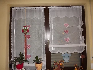 Gardine weiß rot mit Herzen - Bild 1 von 4