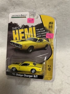 Green Light '71 Dodge Charger R/T The Last Hemi 1/64 scale pack** dinged ** B1 - Picture 1 of 8
