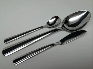 Oneida "AVIAN" Stainless Flatware - Butter Knife, Sugar Spoon, Serving Spoon Mix - Picture 1 of 2