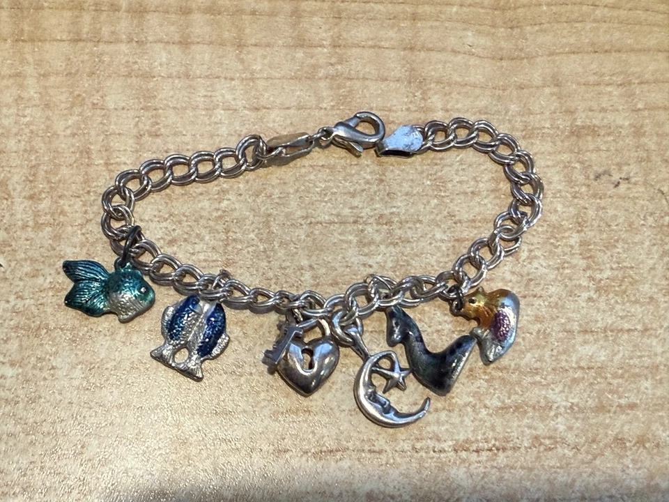 PULSERA ANTIGUA DE LEY CON DIJES + DIJES DE ESMALTE Foto 1 de 4