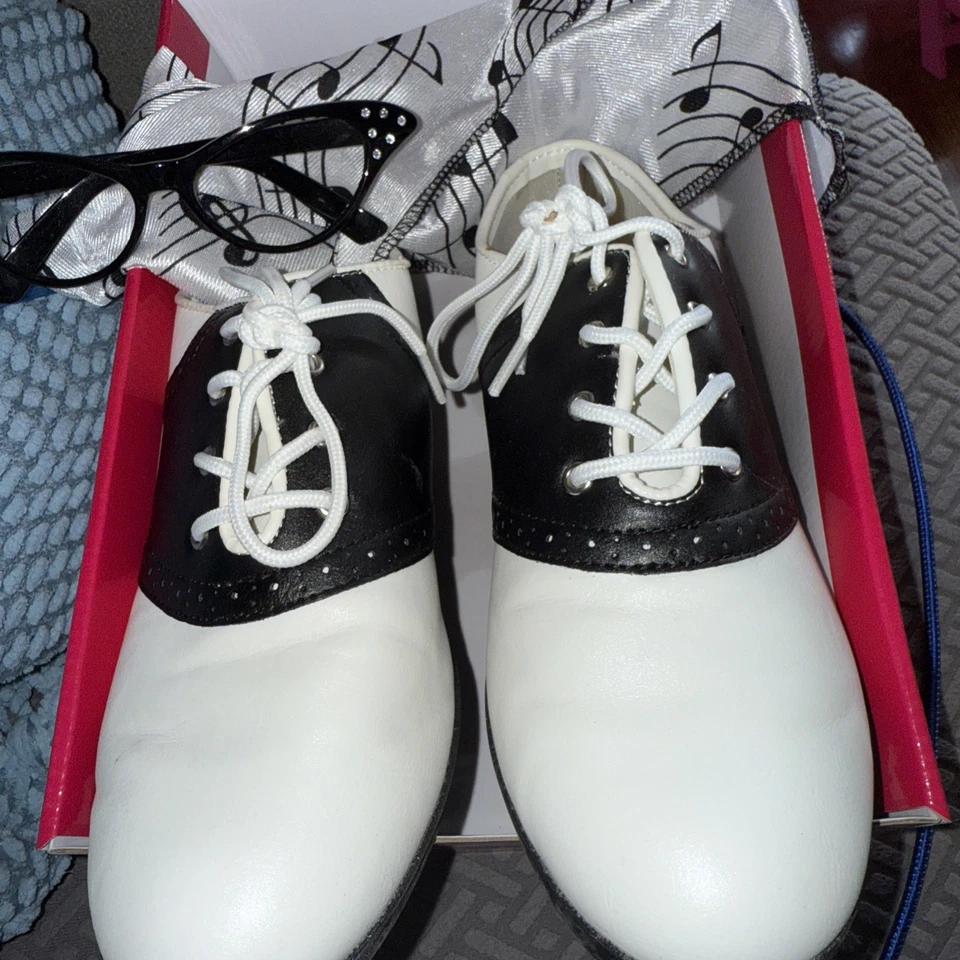 Zapatos de silla plana para mujer Funtasma Saddle-50 blanco y negro talla 9/10 con cordones Foto 1 de 4