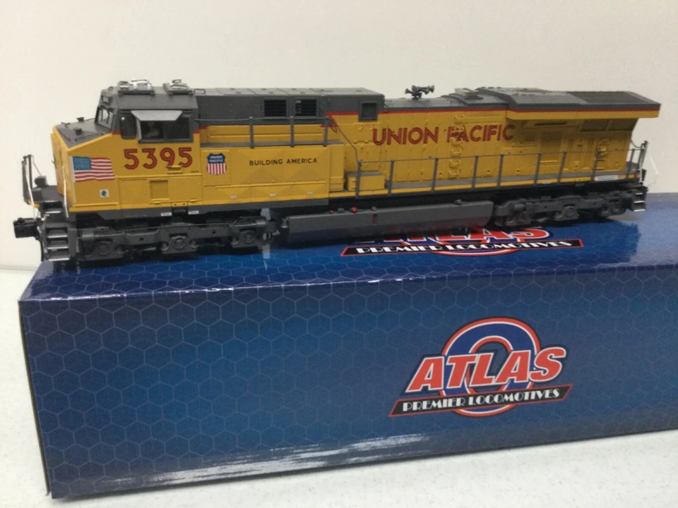 Atlas 30138183 O Premier ES44AC Locomotive Union Pacific #5395
