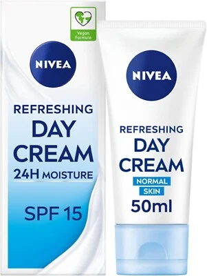 NIVEA Light Moisturising Day Cream, Hydrating Face Cream with Vitamin E, 50 ml