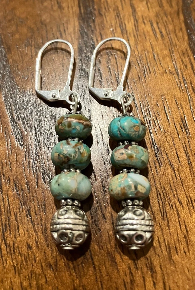 Brincos de jaspe serpentina e prata esterlina, costas de alavanca, 1 polegada de comprimento perfurado - Imagem 1 de 1