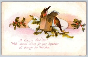 A Happy New Year, Holly, Bird House, Antique 1921 Greeting Postcard - Foto 1 di 2