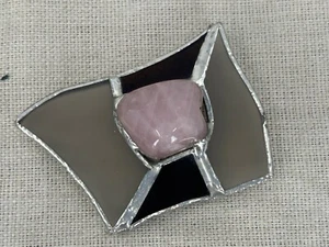 Artisan made stained glass and ROSE QUARTZ brooch - Picture 1 of 9