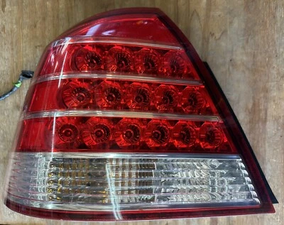 05-07 Luz trasera izquierda del lado del conductor Mercury Montego 2005 2006 2007 Foto 1 de 4
