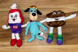 DQ BEAN PLUSH PALS Dairy Queen Sundae Sandwich Huckleberry Hound 1999 2000 - Imagen 1 de 2