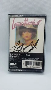 Louise Mandrell Signed Autographed Close Up Cassette Tape 1983 RCA MHK1-8601 - Imagen 1 de 6
