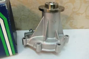 NOS MERCEDES W124 250 300 D TD DIESEL TURBODIESEL W201 190 D WATER PUMP # PA 493 - Picture 1 of 3