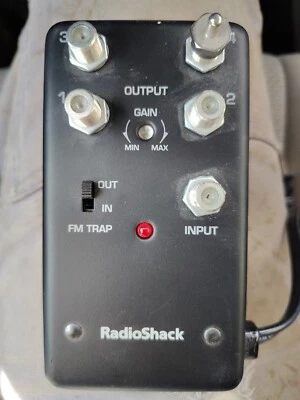 Radio Shack - 75 Ohm - Coax - 4 Set - Distribution Amplifier - Untested - Image 1 of 2