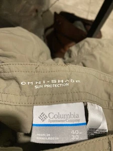 HOT ITEM SALE   MENS COLUMBIA OMNI CARGO PANTS 40X30 NICE TAN ZIPPERED LEGS NICE - Picture 1 of 14
