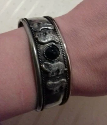 BRACCIALE DONNA ARGENTO INDIANO E ONICE MODA VINTAGE  GIOIELLO ETNICO  - Immagine 1 di 4