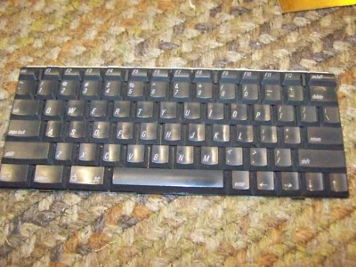 Apple Keyboard For Macintosh PowerBook 1400(?) OEM EM6510F58HGB - Image 1 of 2