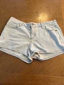 Arizona jean Shorts size 11 women’s Light Wash - Picture 1 of 3