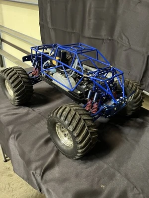 Rc Team Associated Mgt 1/8 Scale 4x4 Nitro Monster Truck - Image 1 of 4