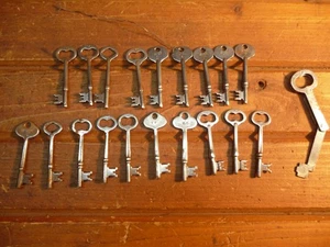 Vintage Antik Schlüssel Lot Skelett, (4) Corbin, (1) Taylor, (1) BARR, MFG CO, BLDG - Bild 1 von 8