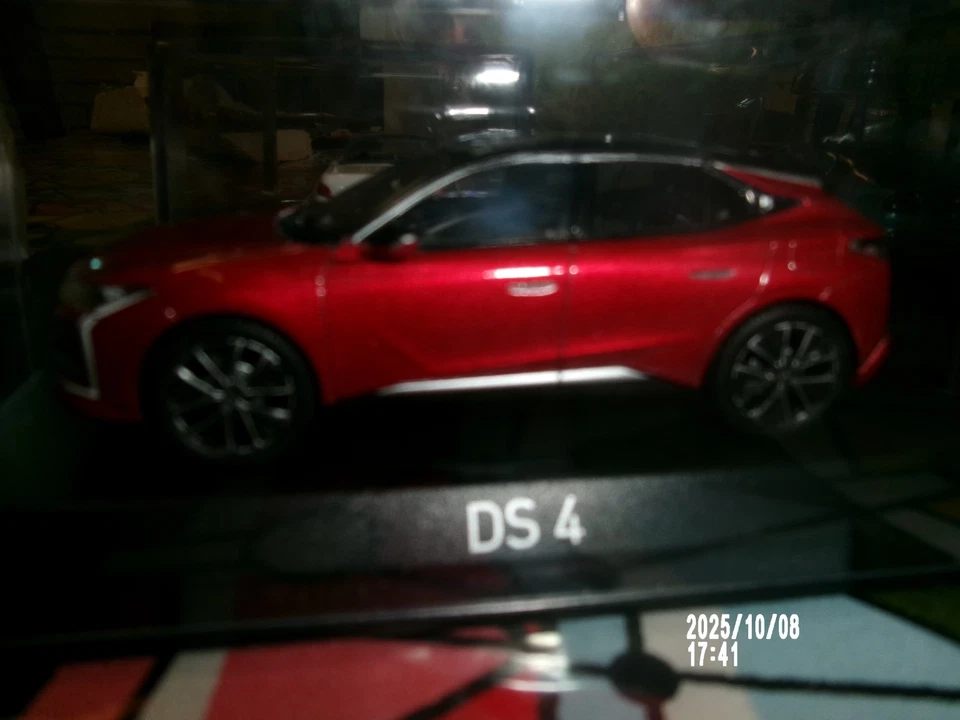 Voiture miniature 1/43ieme..Citroen DS 4..Phase II..De 2021..s/boite - Photo 1/3