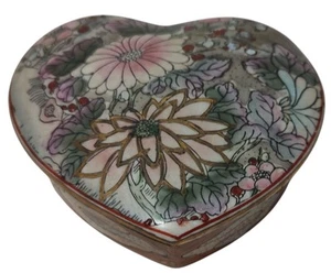 Caja de baratijas de porcelana china vintage corazón floral con tapa pintada a mano VER - Imagen 1 de 10