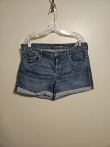 Old Navy Womens Mid-Rise Cuffed Medium Wash Denim Boyfriend Shorts Size 14 - Picture 1 of 9