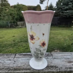 LENOX Butterfly Meadow 9” Vase Louise Le Luyer Butterflies Pink Beige Floral - Picture 1 of 14