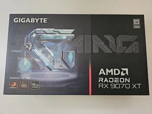 GIGABYTE Radeon RX 9070 XT Gaming OC 16G GDDR6 Grafikkarte in der Hand NEU - Bild 1 von 4
