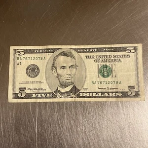 1999 $5 Five Dollar Bill Federal Reserve Note Vintage Rare 25 Years Old - Picture 1 of 8